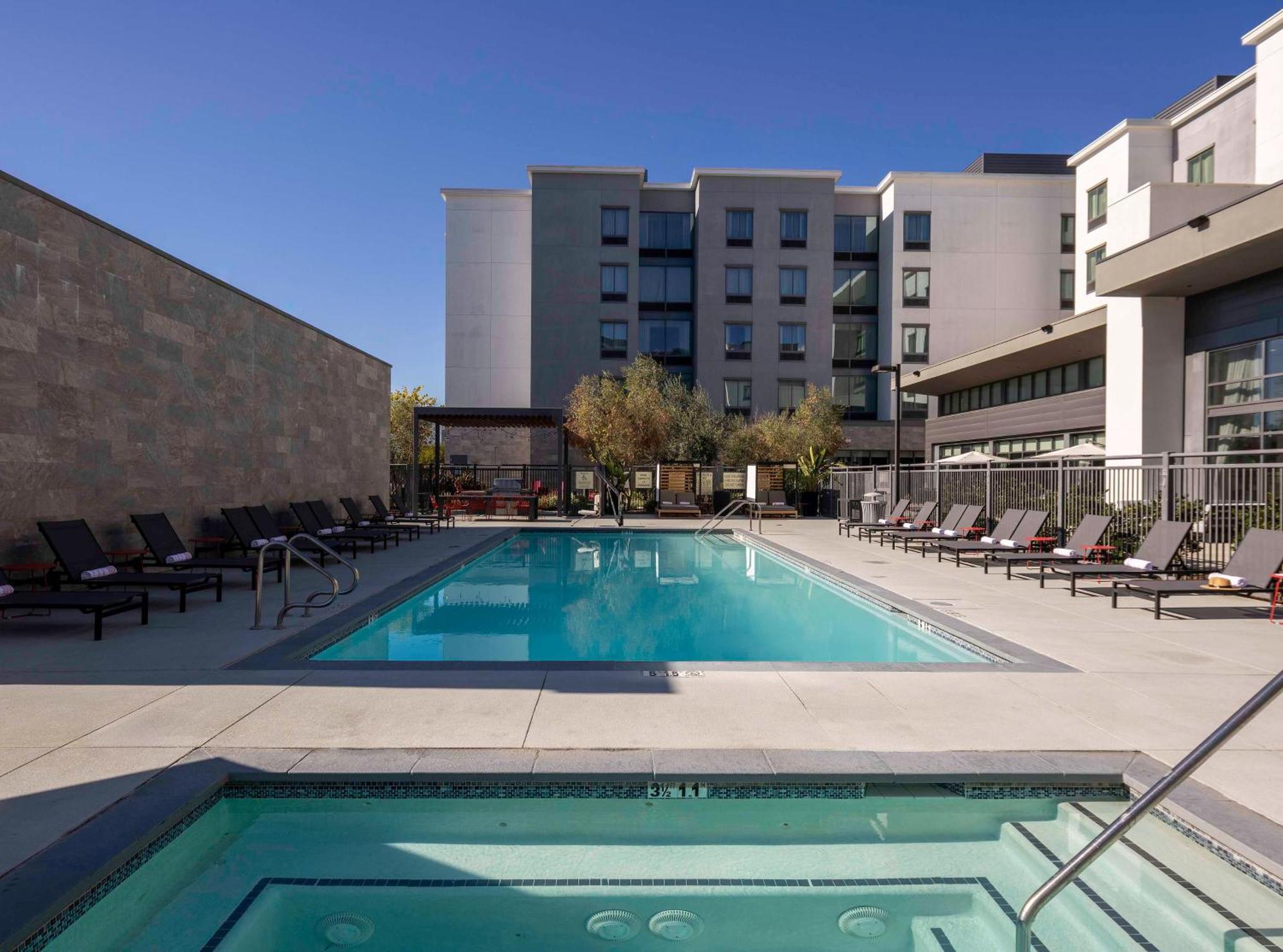 Homewood Suites By Hilton Long Beach Airport Exterior photo