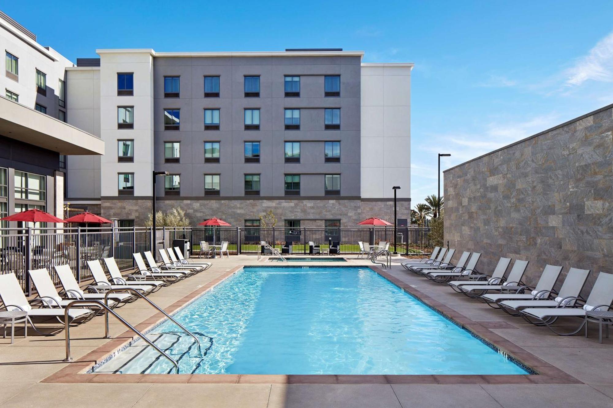 Homewood Suites By Hilton Long Beach Airport Exterior photo