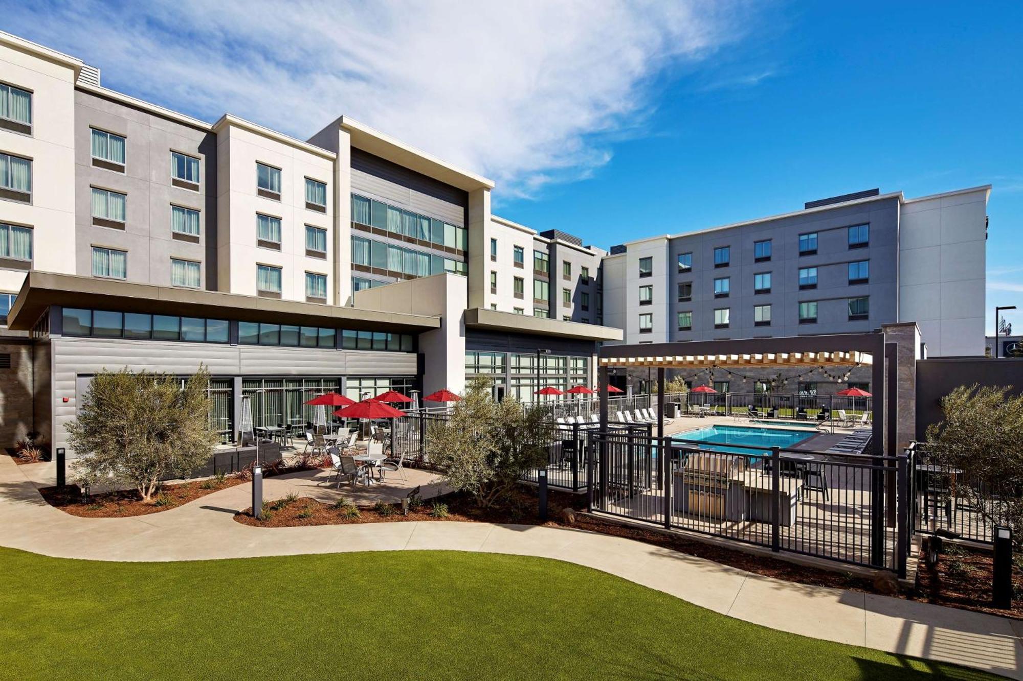 Homewood Suites By Hilton Long Beach Airport Exterior photo